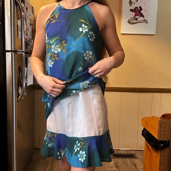 Floral Blue and Green Sheath Dress - Picture 4 of 8